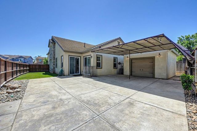 562 Stetson Dr, Oakdale, CA 95361