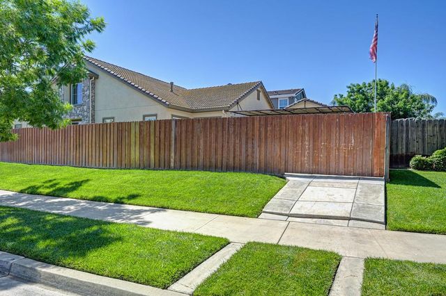 562 Stetson Dr, Oakdale, CA 95361