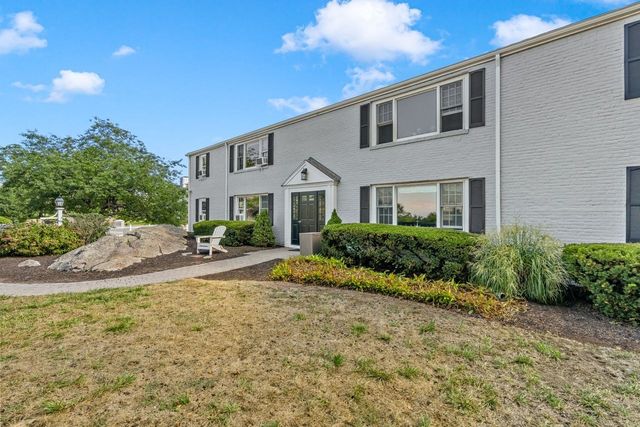 550 Jerusalem Rd 6, Cohasset, MA 02025