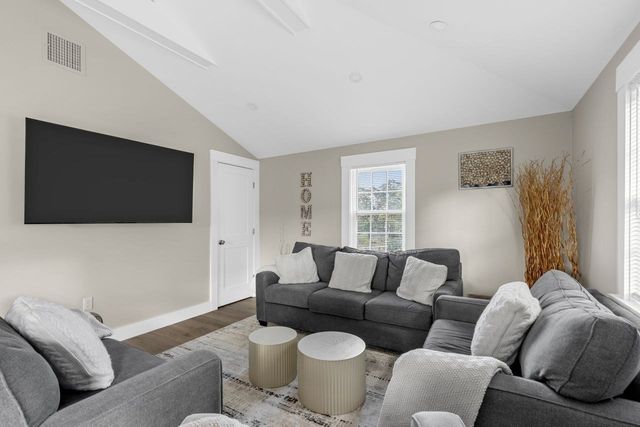 550 Jerusalem Rd 6, Cohasset, MA 02025