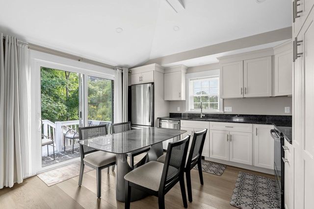 550 Jerusalem Rd 6, Cohasset, MA 02025