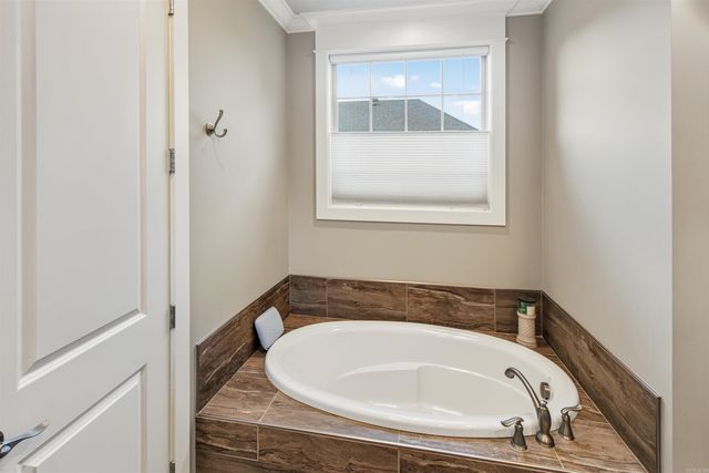 5220 Providence Circle, Jonesboro, AR 72404