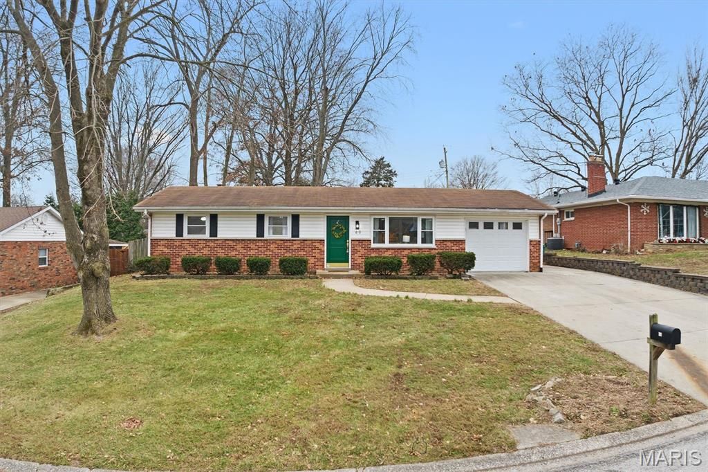 49 Dianne Drive, Belleville, IL 62220