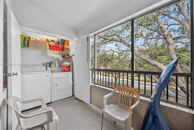 2890 N Oakland Forest Dr 308, Oakland Park, FL 33309