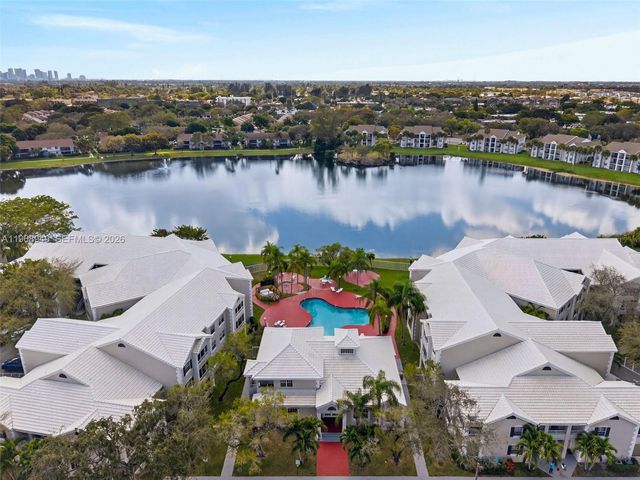 2890 N Oakland Forest Dr 308, Oakland Park, FL 33309