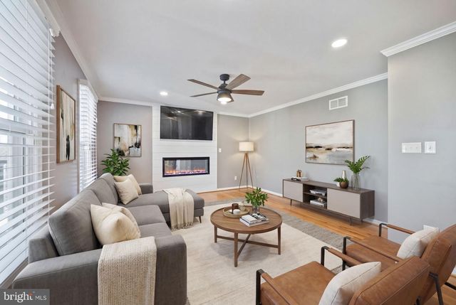 1105 VILLAGE GATE DR, Mount Airy, MD 21771