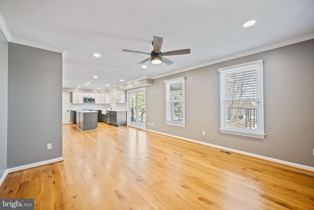 1105 VILLAGE GATE DR, Mount Airy, MD 21771