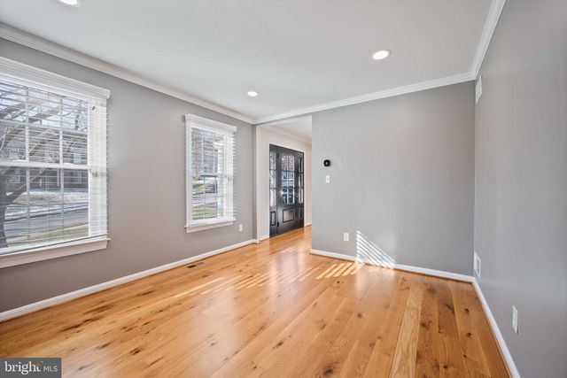 1105 VILLAGE GATE DR, Mount Airy, MD 21771