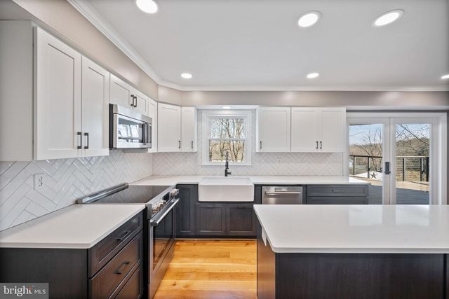 1105 VILLAGE GATE DR, Mount Airy, MD 21771