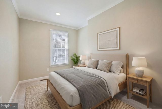 1105 VILLAGE GATE DR, Mount Airy, MD 21771