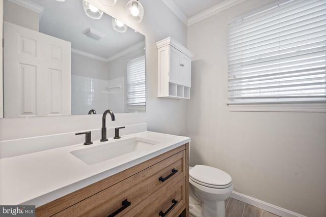 1105 VILLAGE GATE DR, Mount Airy, MD 21771