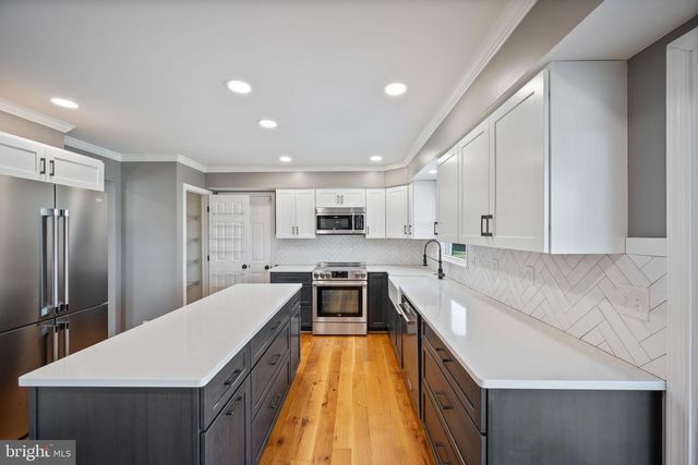 1105 VILLAGE GATE DR, Mount Airy, MD 21771