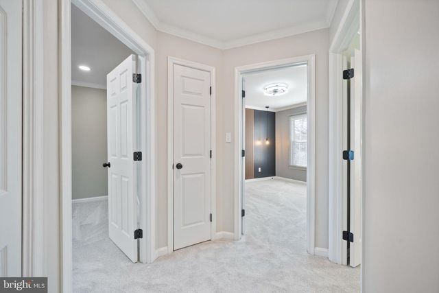 1105 VILLAGE GATE DR, Mount Airy, MD 21771