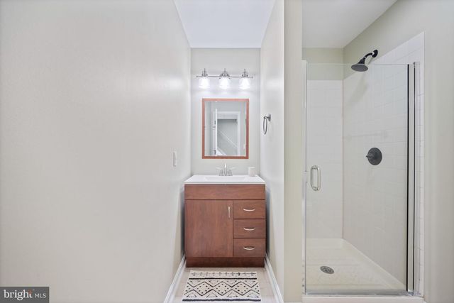 1105 VILLAGE GATE DR, Mount Airy, MD 21771