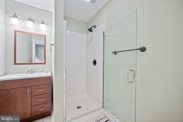 1105 VILLAGE GATE DR, Mount Airy, MD 21771