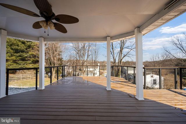 1105 VILLAGE GATE DR, Mount Airy, MD 21771