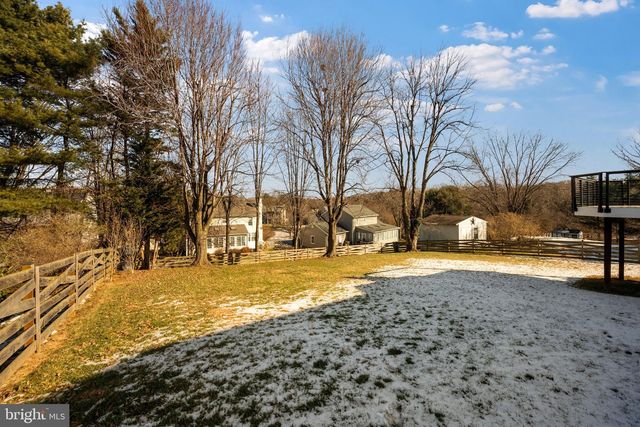 1105 VILLAGE GATE DR, Mount Airy, MD 21771