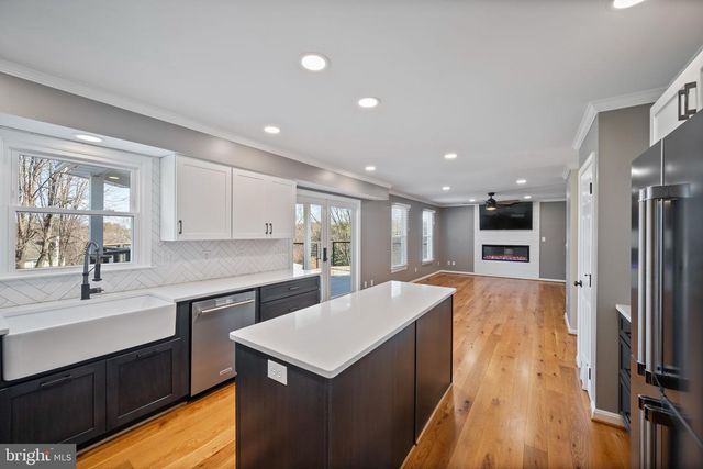 1105 VILLAGE GATE DR, Mount Airy, MD 21771