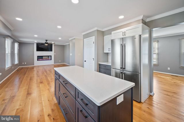 1105 VILLAGE GATE DR, Mount Airy, MD 21771