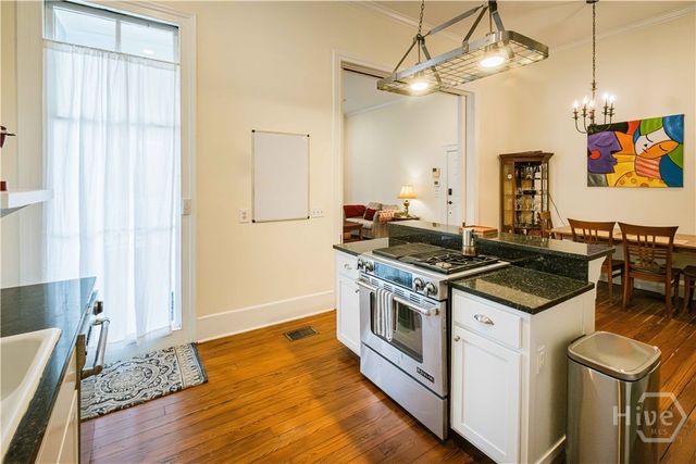 216 W Park Avenue B, Savannah, GA 31401