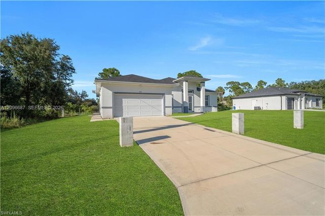 105 15 ST E, Lehigh Acres, FL 33972