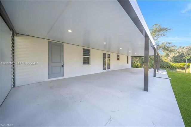 105 15 ST E, Lehigh Acres, FL 33972