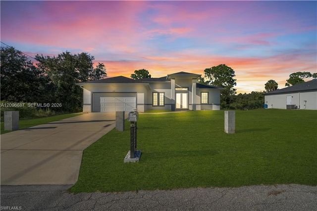 105 15 ST E, Lehigh Acres, FL 33972
