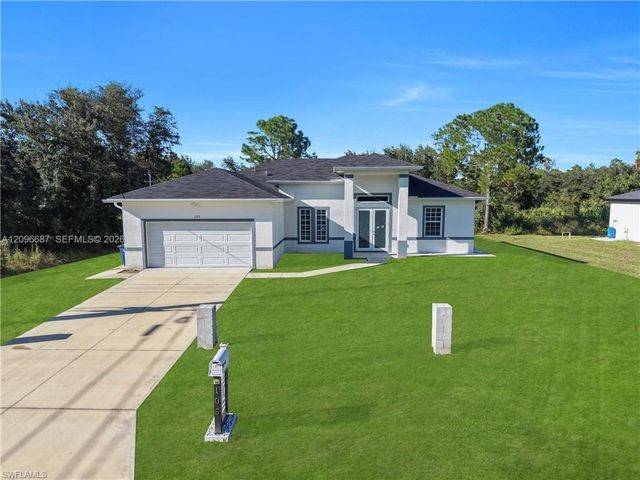 105 15 ST E, Lehigh Acres, FL 33972