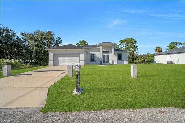 105 15 ST E, Lehigh Acres, FL 33972