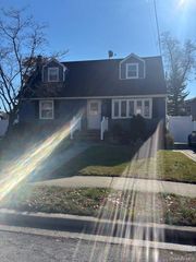 84 E Greenwich Avenue, Roosevelt, NY 11575