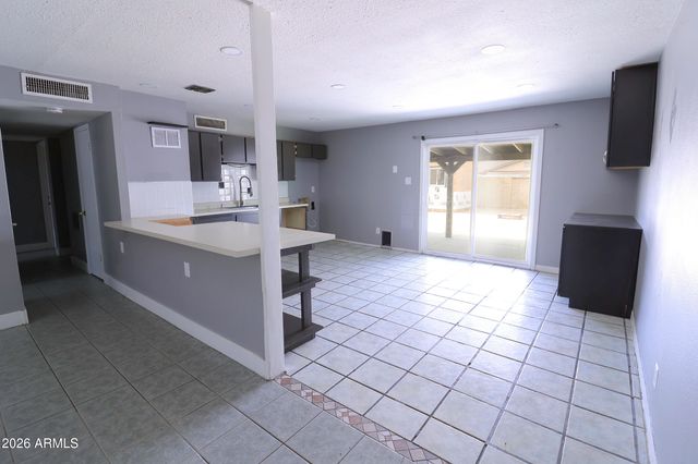 4722 E CHAMBERS Street, Phoenix, AZ 85040