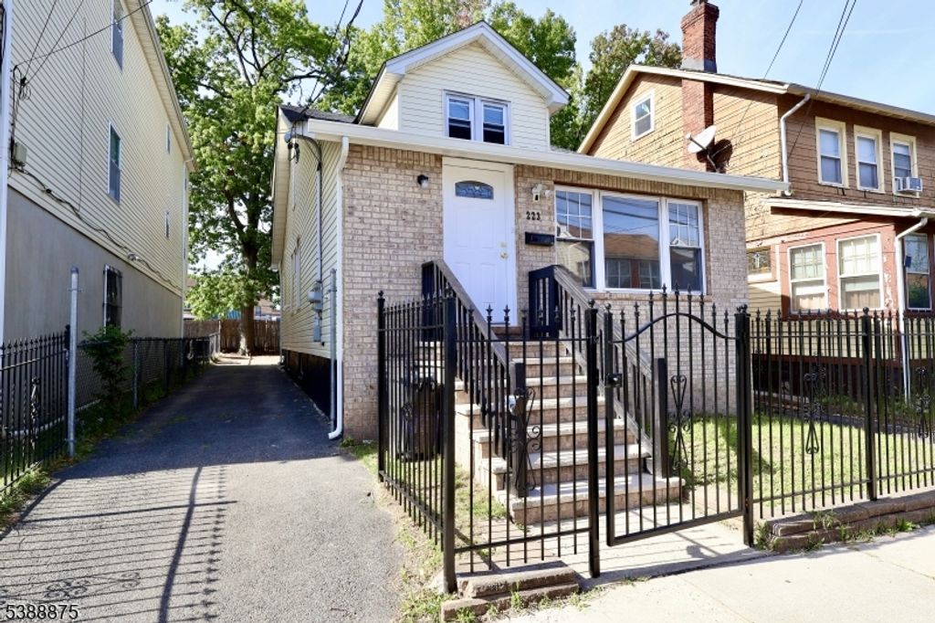 223 W End Ave, Newark City, NJ 07106