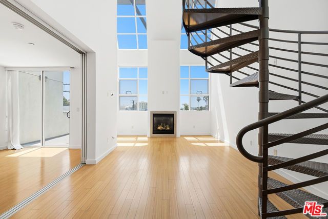 1912 Broadway 307, Santa Monica, CA 90404