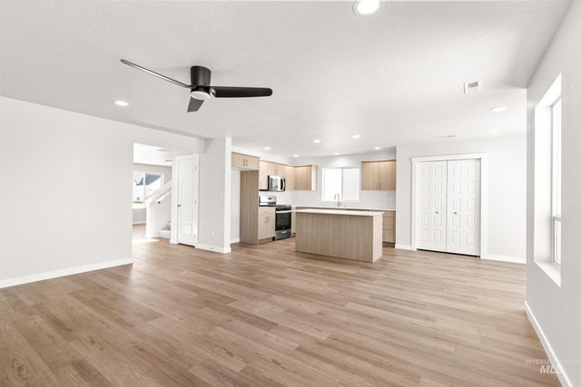 17649 N Boone Peak Ave, Nampa, ID 83687