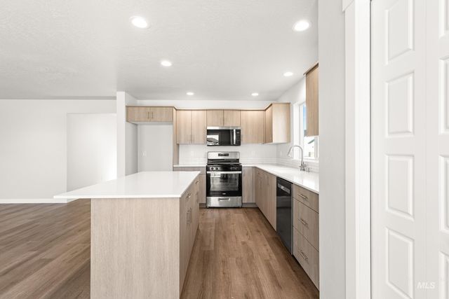 17649 N Boone Peak Ave, Nampa, ID 83687