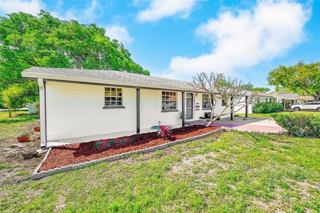 Image 2 of property listing at 4102 W BAY VISTA AVENUE, Tampa, FL 33611