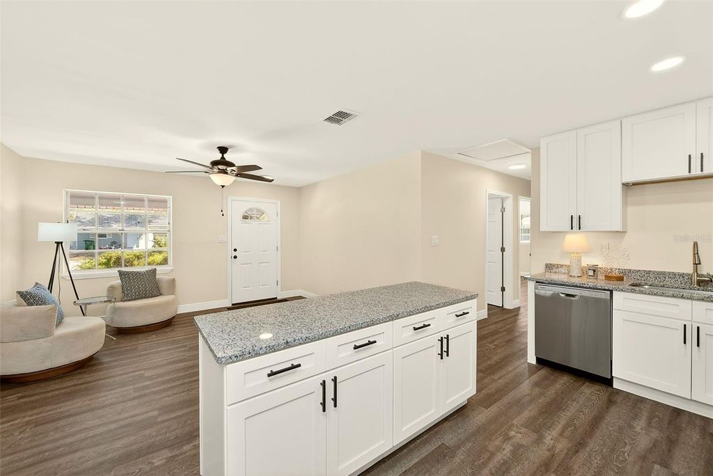 Image 14 of property listing at 4102 W BAY VISTA AVENUE, Tampa, FL 33611