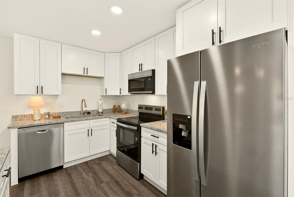 Image 15 of property listing at 4102 W BAY VISTA AVENUE, Tampa, FL 33611