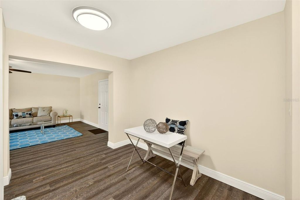 Image 19 of property listing at 4102 W BAY VISTA AVENUE, Tampa, FL 33611