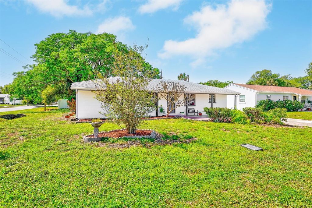 Image 3 of property listing at 4102 W BAY VISTA AVENUE, Tampa, FL 33611