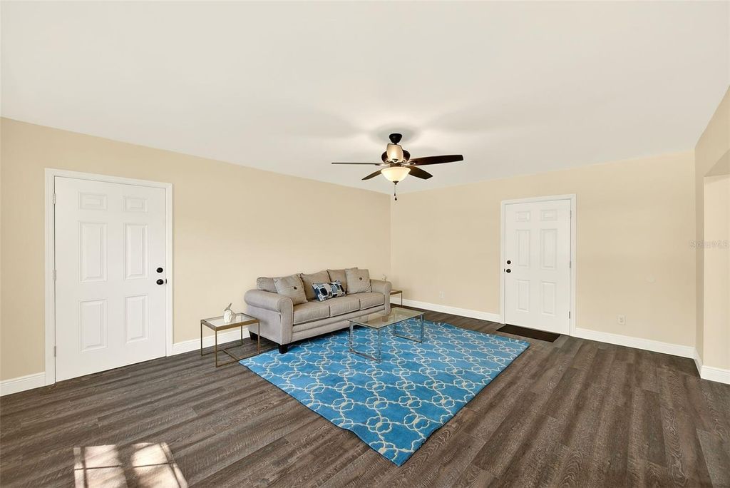 Image 21 of property listing at 4102 W BAY VISTA AVENUE, Tampa, FL 33611