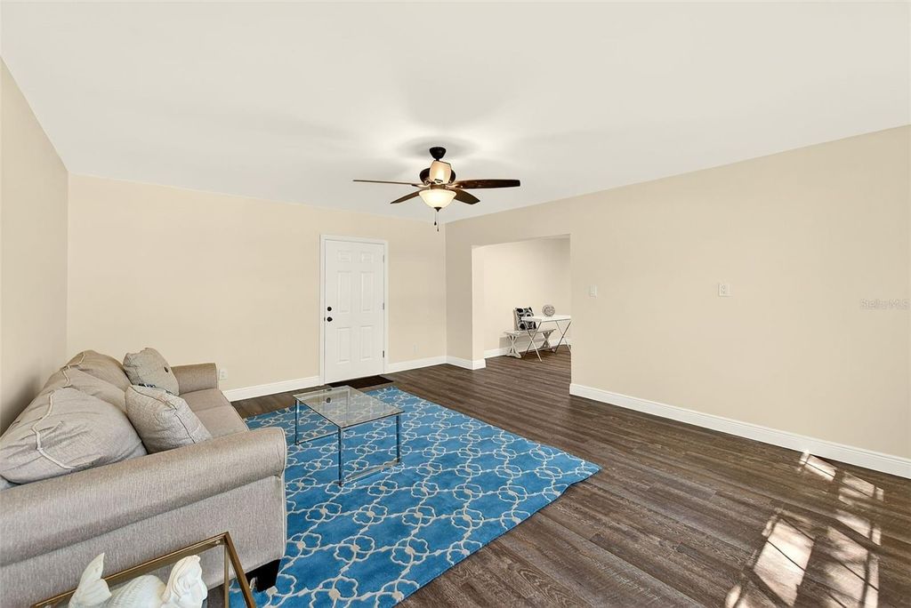 Image 22 of property listing at 4102 W BAY VISTA AVENUE, Tampa, FL 33611