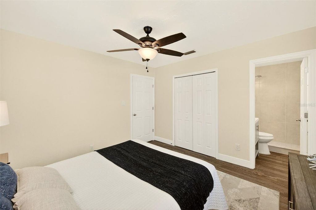 Image 25 of property listing at 4102 W BAY VISTA AVENUE, Tampa, FL 33611