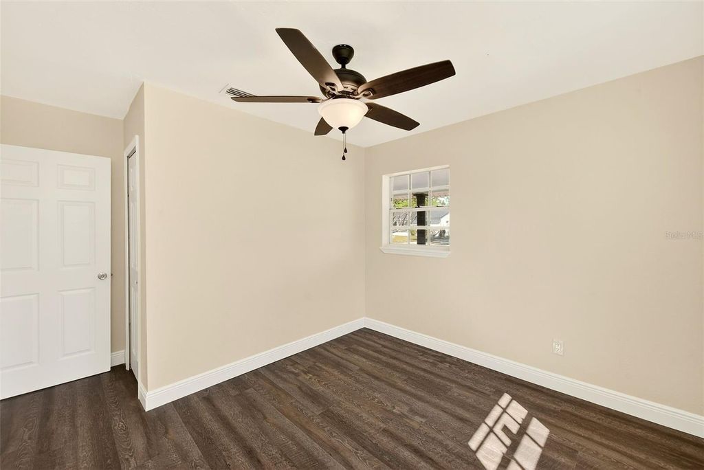 Image 33 of property listing at 4102 W BAY VISTA AVENUE, Tampa, FL 33611