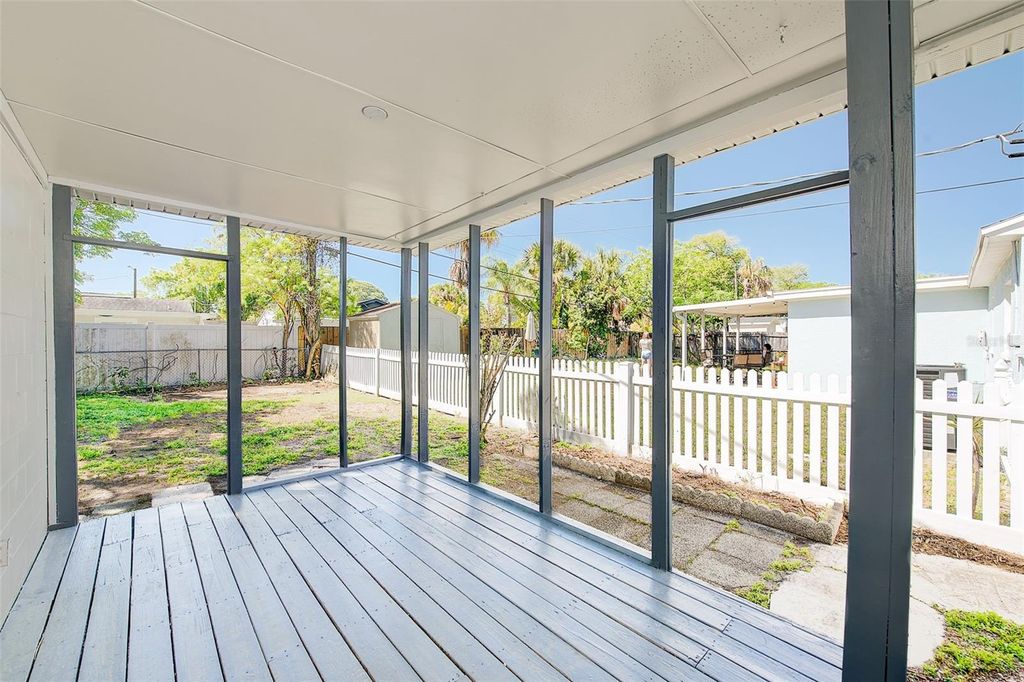 Image 39 of property listing at 4102 W BAY VISTA AVENUE, Tampa, FL 33611