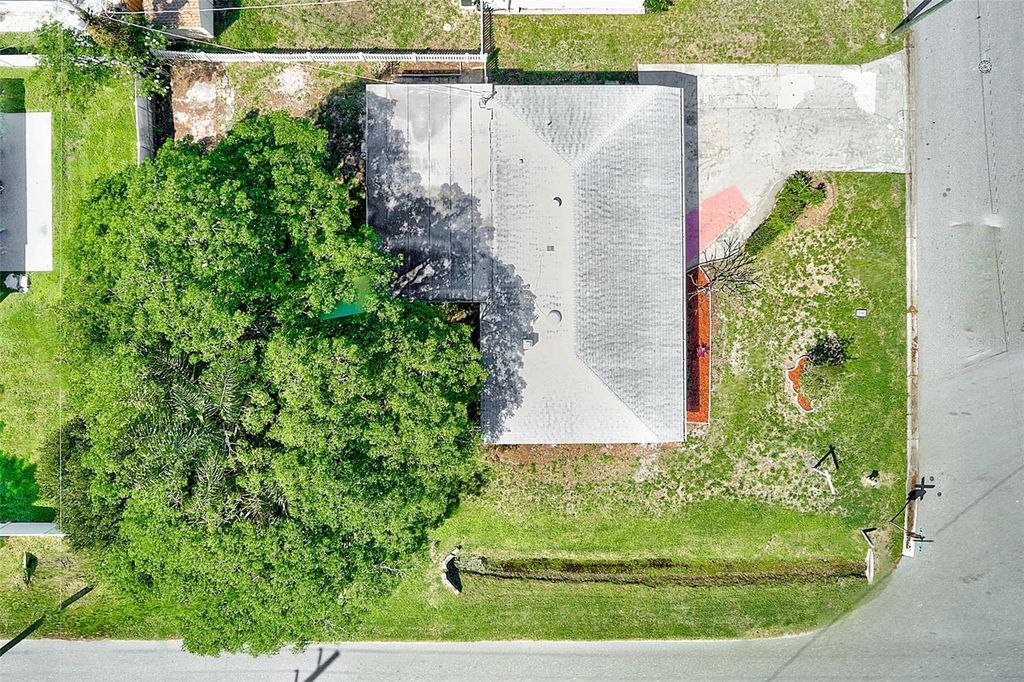 Image 47 of property listing at 4102 W BAY VISTA AVENUE, Tampa, FL 33611