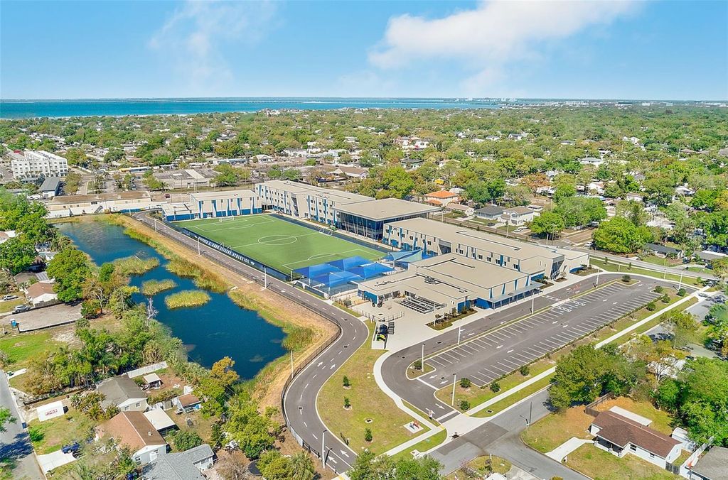 Image 51 of property listing at 4102 W BAY VISTA AVENUE, Tampa, FL 33611