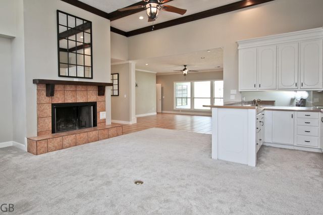 3235 Country Club Boulevard, Stafford, TX 77477