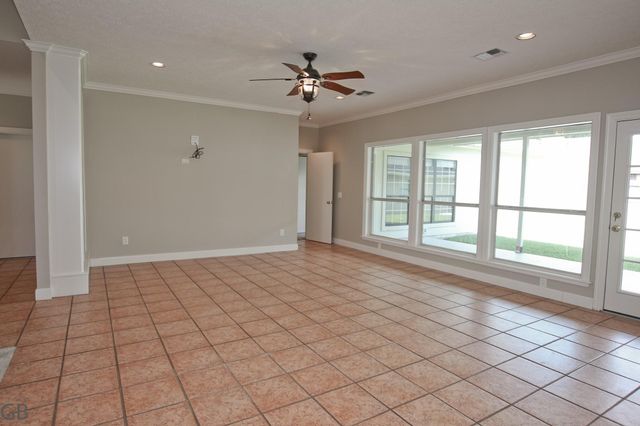 3235 Country Club Boulevard, Stafford, TX 77477