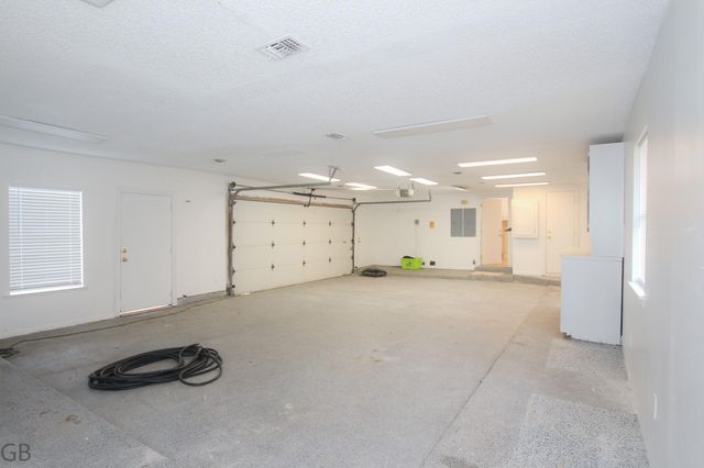 3235 Country Club Boulevard, Stafford, TX 77477